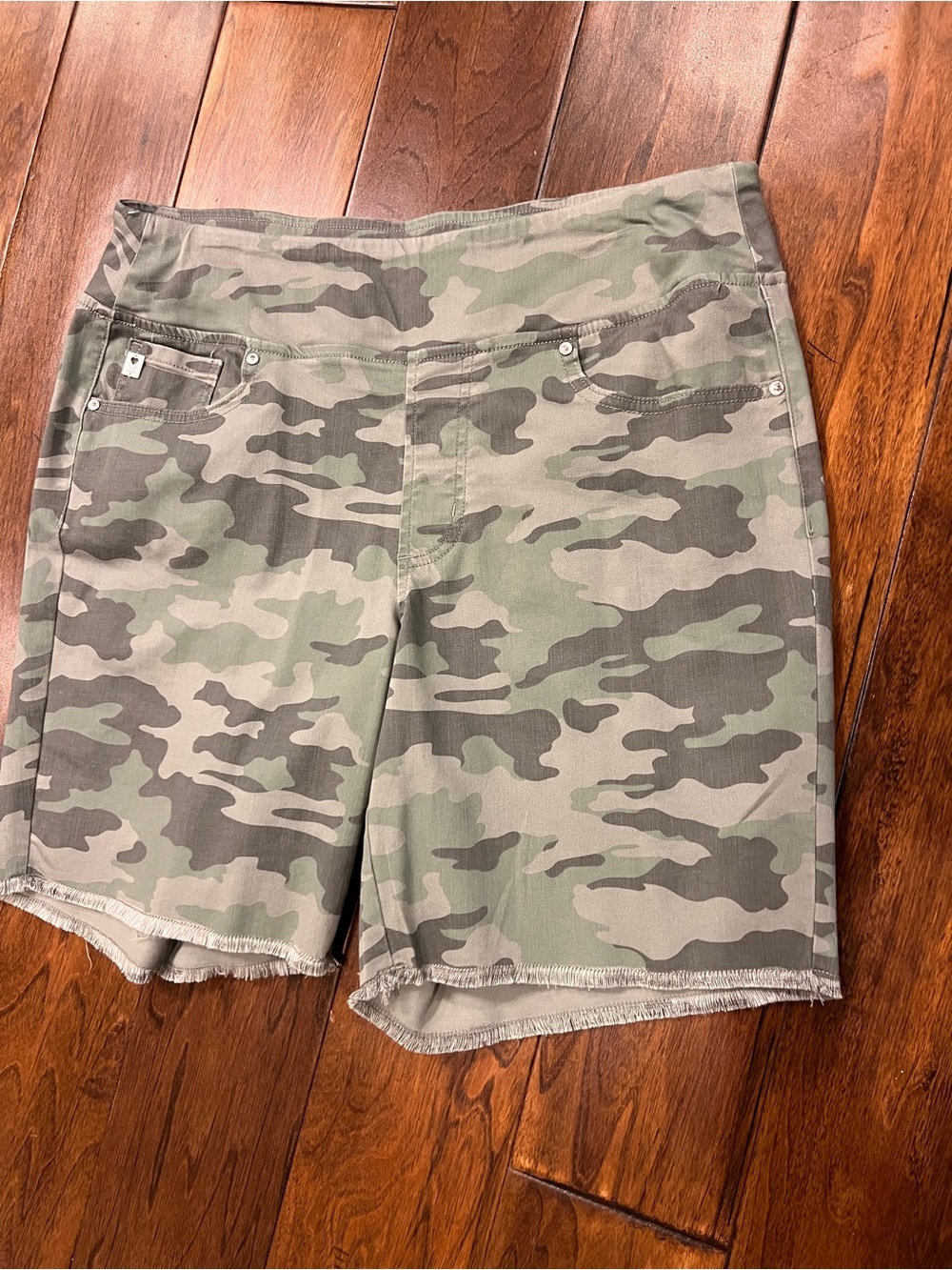 Kim Gravel Belle Women's Camo Bermuda Shorts